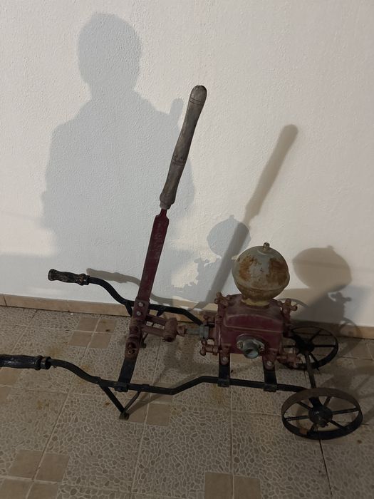 Bomba de trasfega antiga