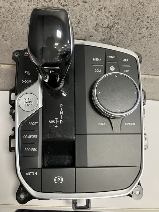 Panel / selektor skrzyni biegów BMW Seria 3 G20 320d – 2019