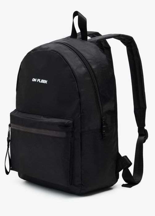 Рюкзак жіночий Cropp з захистом від дощу чорний новий