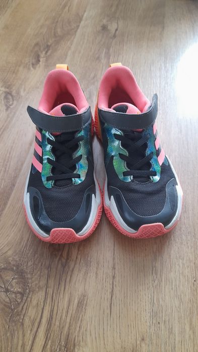 Buty adidas dla dziewczynki. Rozmiar podany na zdjęciu