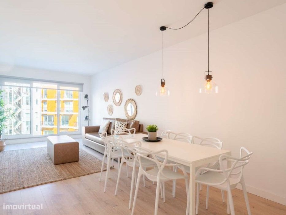 Apartamento T3 renovado junto ao Campo Santana, Lisboa