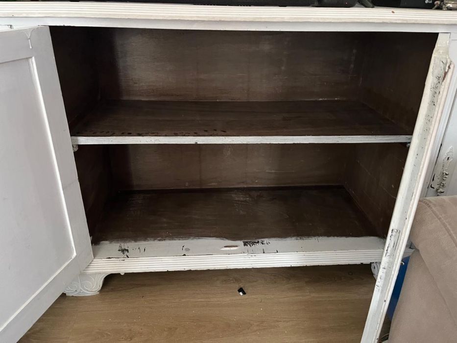 Móvel antigo para restauro