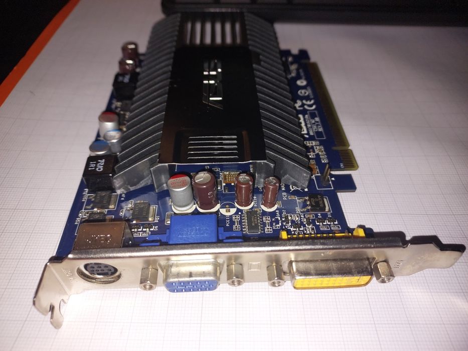 Placa Grafica Asus C561_M2