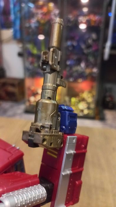 Transformers Custom MP-10 Optimus Prime (z autografem Jona Baileya)