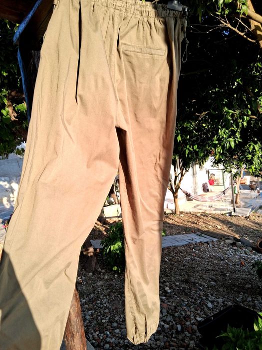 Calça Breskha,com top Pull&Bear.