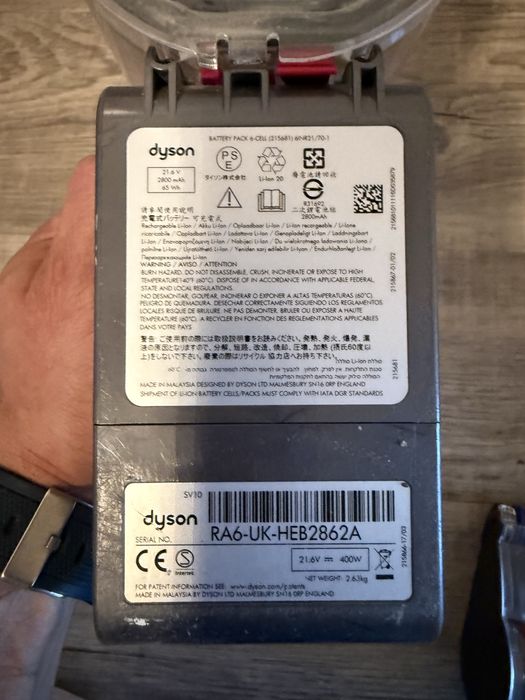 Odkurzacz bezprzewodowy Dyson V8 Absolute | Zestaw akcesoriów, stan bardzo dobry