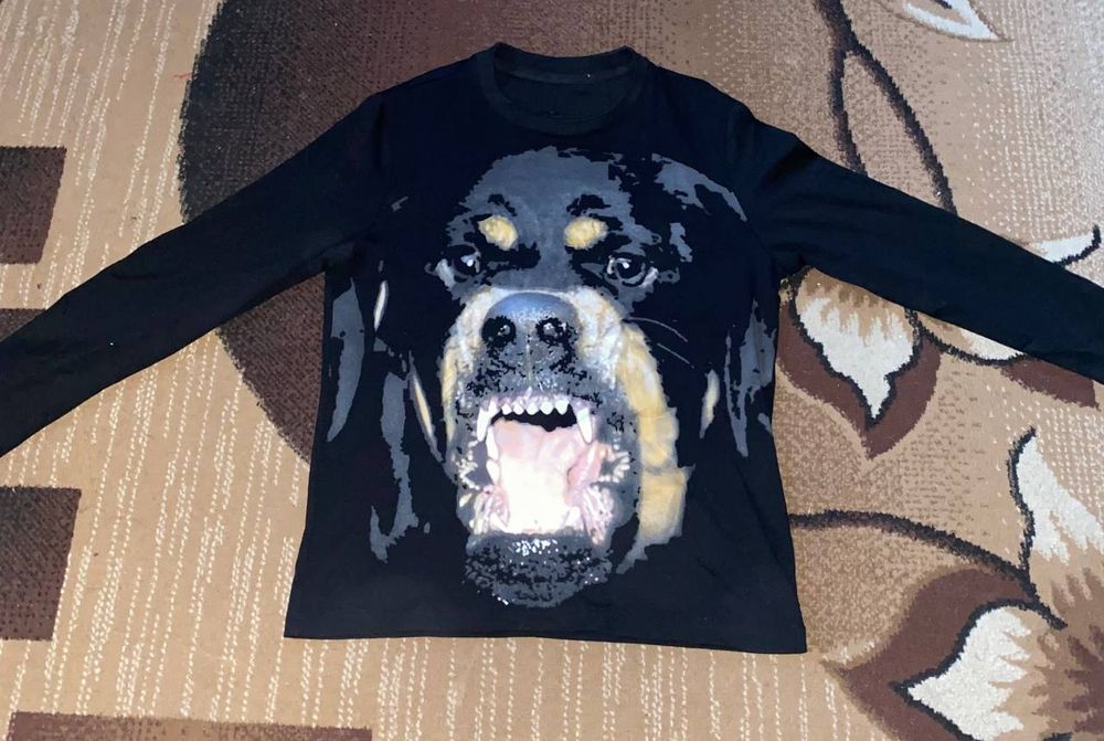 GIVENCNY опис...