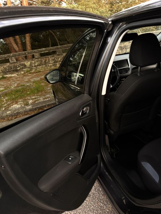 Peugeot 208 Allure