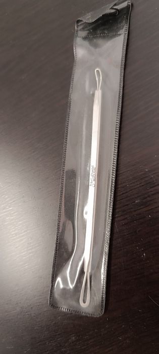 Ferramenta para limpeza de pele em inox