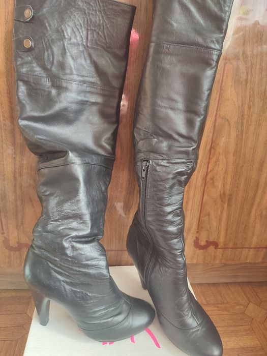 Зимові Кожані ботфорди  .