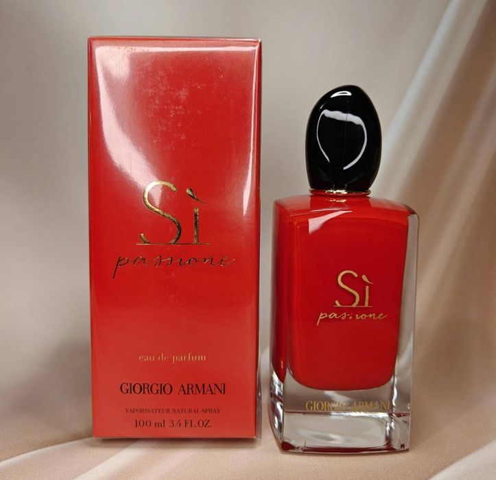 Парфумована вода Giorgio Armani Si Fiori. Armani Si Passione