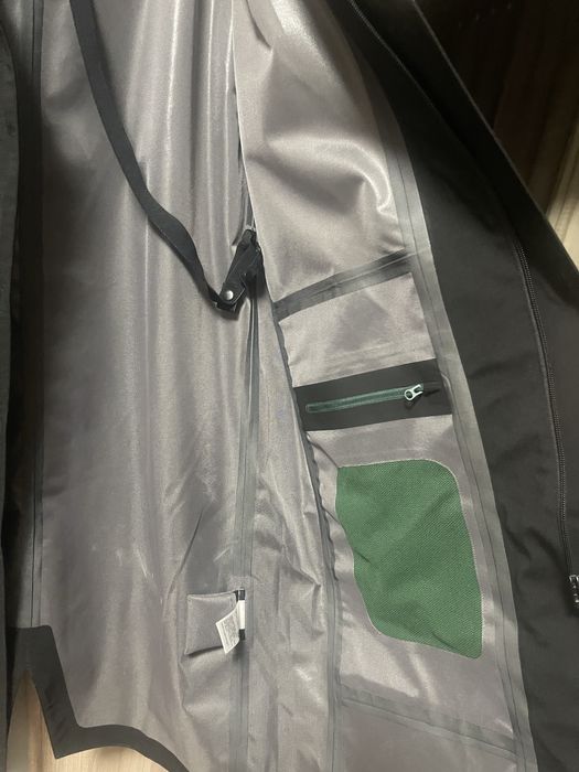 Нова чоловіча парка Lacoste