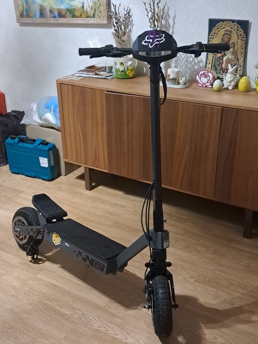 Продається електро самокат kukirin G2