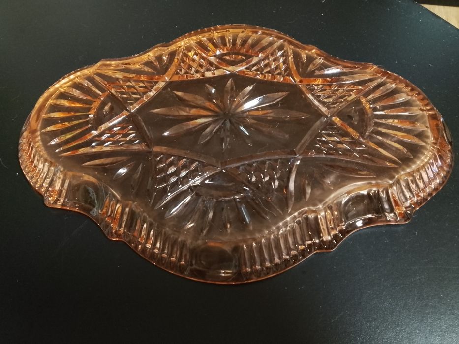 Śliczna taca/patera z różowego szkła w stylu Art Deco.