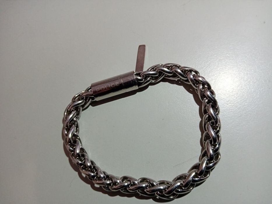 Pulseira Police como nova