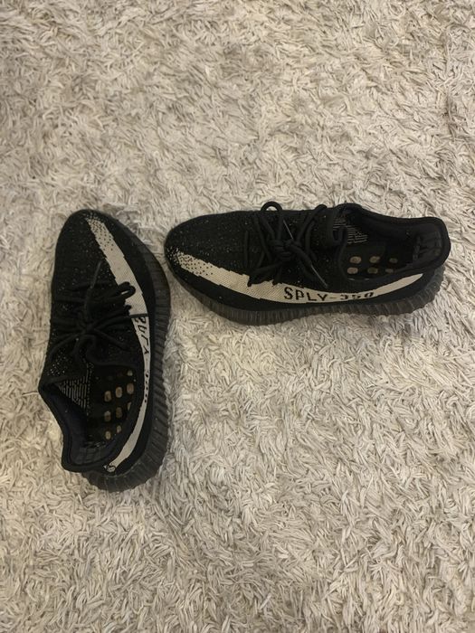 Yeezy Boost 350 V2 Core Black White (Oreo)