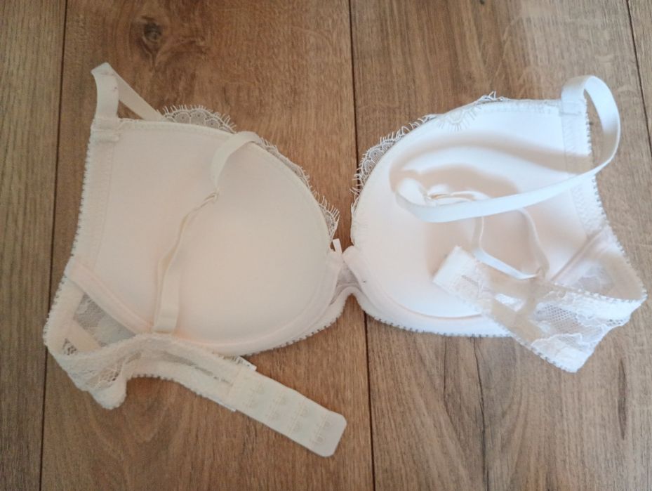 Dwa biustonosze Reserved push up 70c