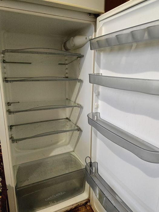Продам холодильник б/у рабочий