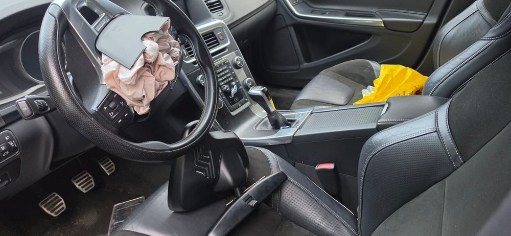 Volvo S60 uszkodzone