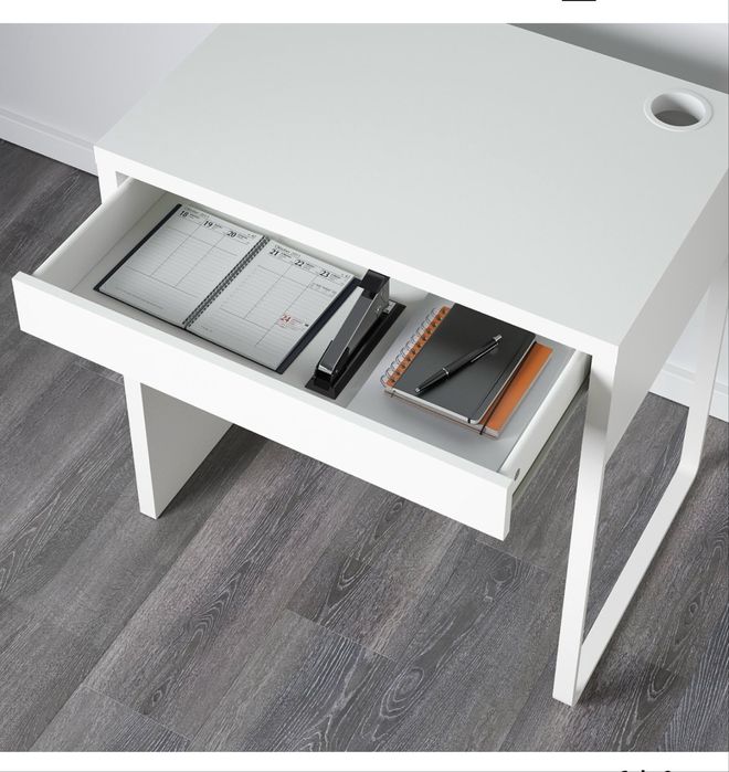 Secretária IKEA branca