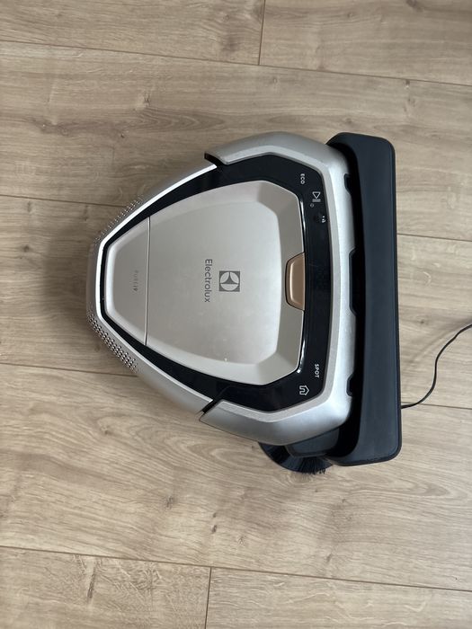 Robot Elektrolux Pure I9 USZKODZONY
