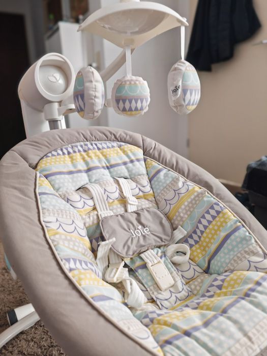 Huśtawka dla niemowląt bujaczek  Joie