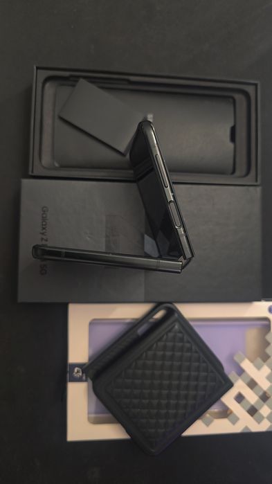 Samsung Z Flip 3 5g - 256Gb - Preto - Amoled Risca