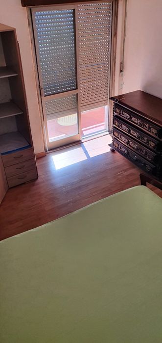 Sintra Quarto varanda sem caução casal ,dupla ou  individual beliche