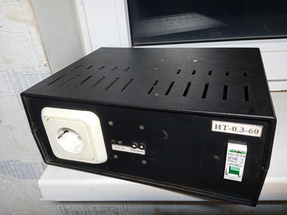 Инвертор 48-220 DC-AC