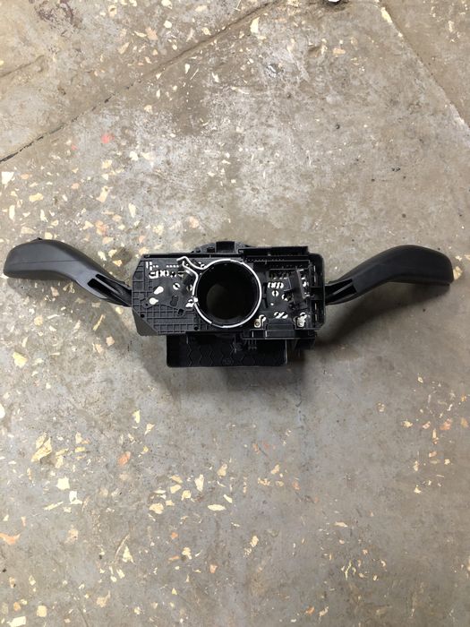 Перемичач поворотів підрульовий VW T 5