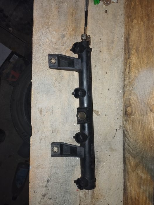 Топливная паливна рампа (флейта) пежо ситроен