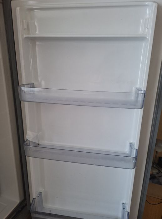 Pojemna Lodówka Haler HRF-370SS