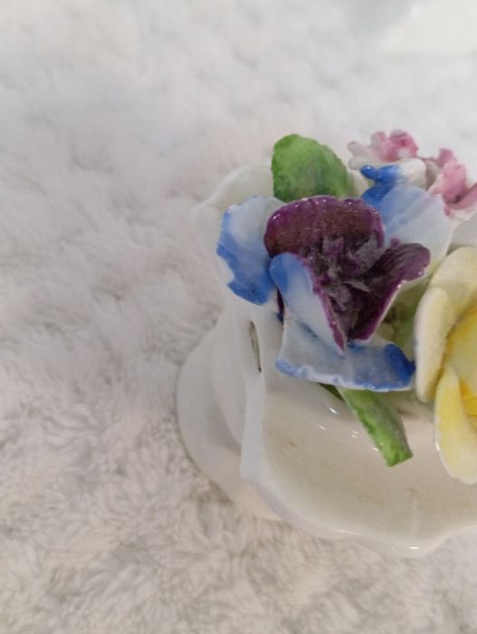 Zestaw figurek z porcelany
