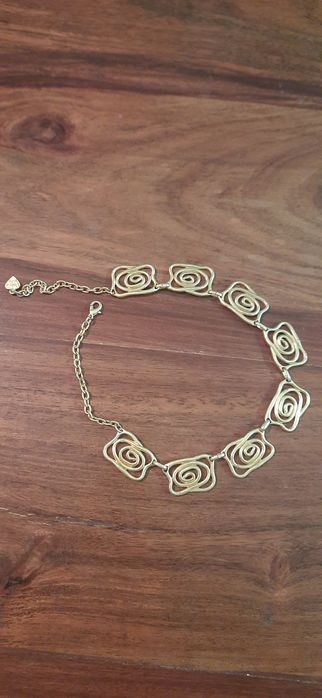 Colar gargantilha choker dourado escovado