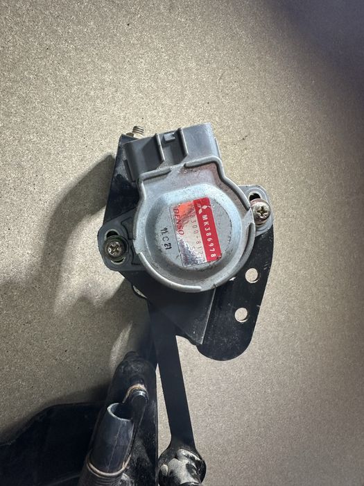 Pedal Mitsubishi Canter Mk386978