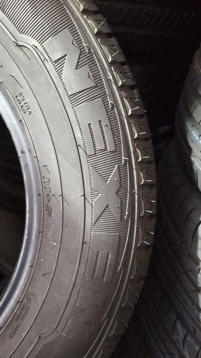Pneus  235/70/17 Nexen