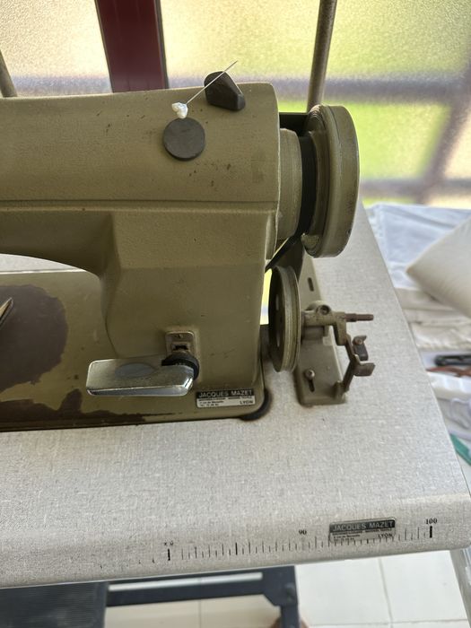 Máquina de Costura Industrial NECCHI