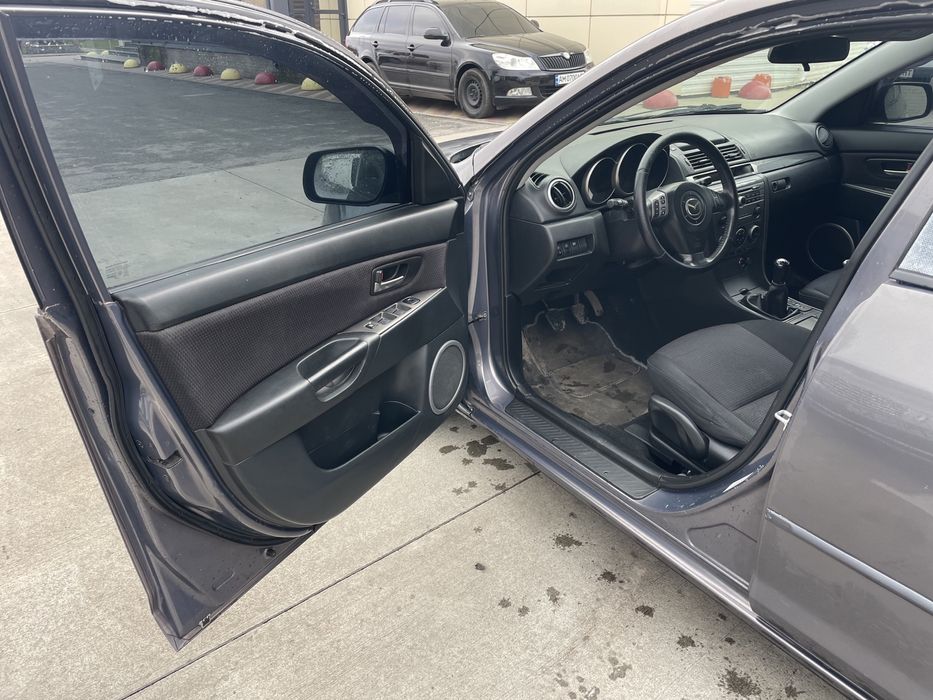 Продам Мазда 3  2.0 дизель