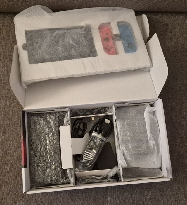 Nintendo Switch V1 HAC-001 + Joy-Con Neon + Dock + komplet w pudełku