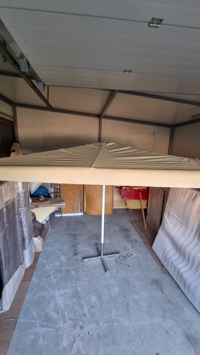 Parasol 3 m z podstawa beżowy