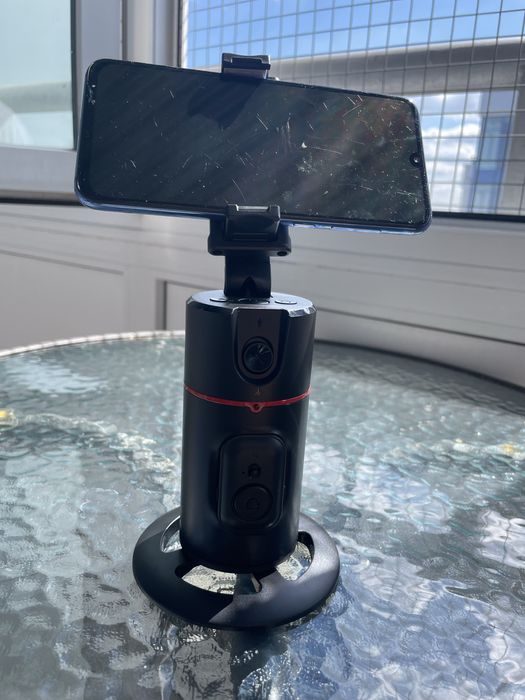 Штатив тримач для телефону з трекером руху з led лампамм та пультом