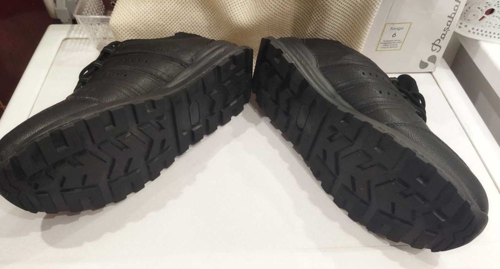 Кросівки осінь 43р, 28см