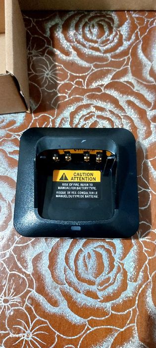 Продам зарядку Motorola 4527