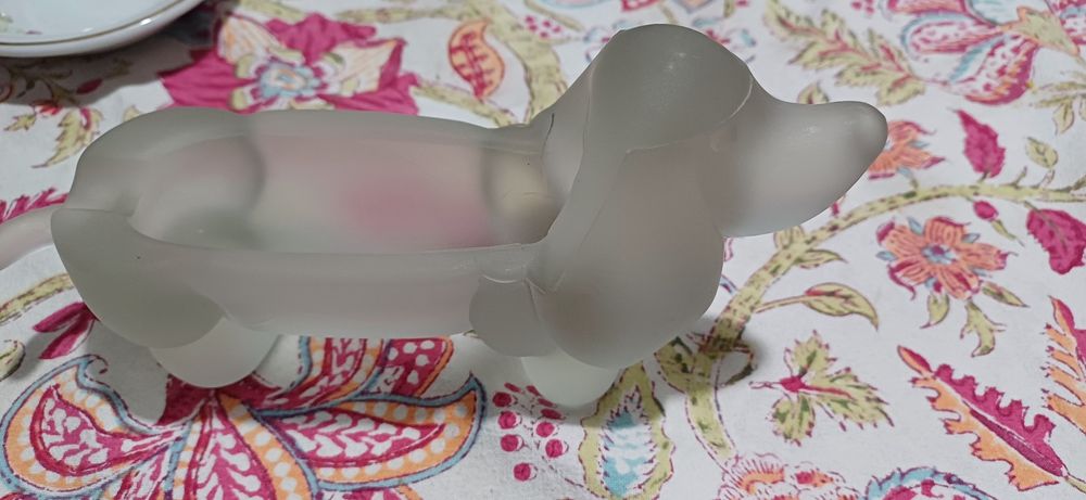 Cão de vidro com varias utilidades