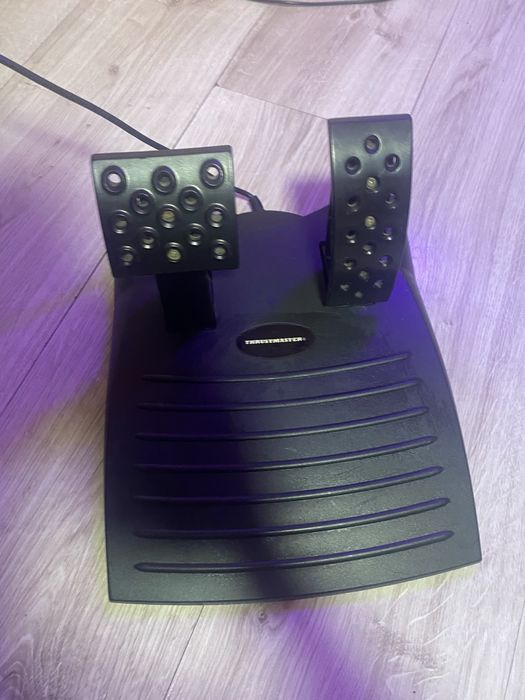 Продам игровой руль,вместе с педалями,подробности в личных сообщениях!