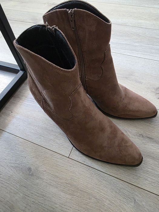 Sprzedam botki roz.41