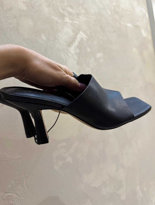 Чорні мюлі туфлі hm