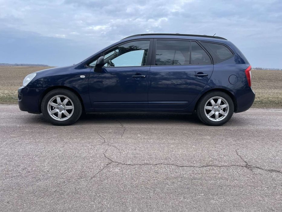 Продам Kia Carens