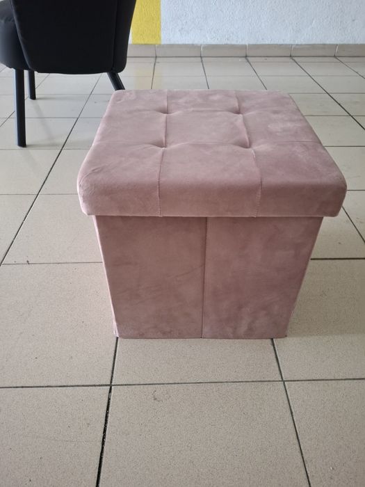 Banco felpudo com arrumação cor rosa velho