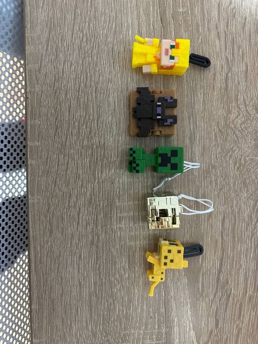 Фігурки з кіндер майн крафт